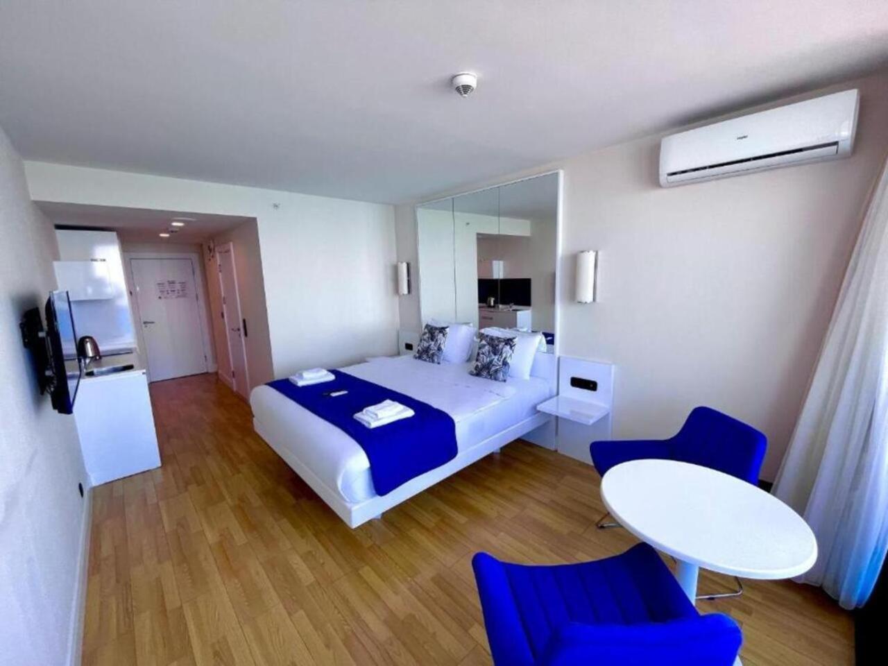 Holiday In Orbi Apartment Batumi Ngoại thất bức ảnh