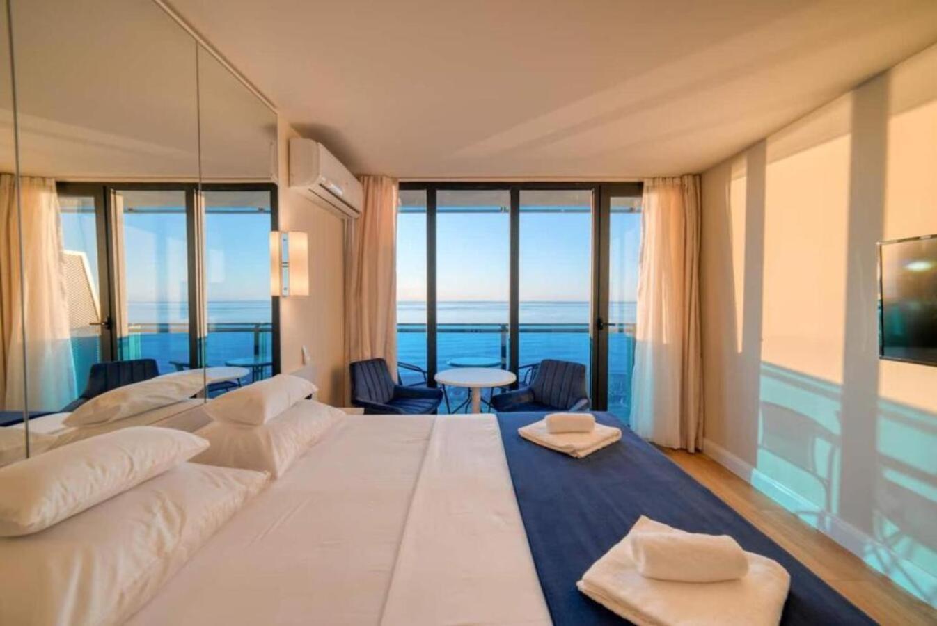 Holiday In Orbi Apartment Batumi Ngoại thất bức ảnh